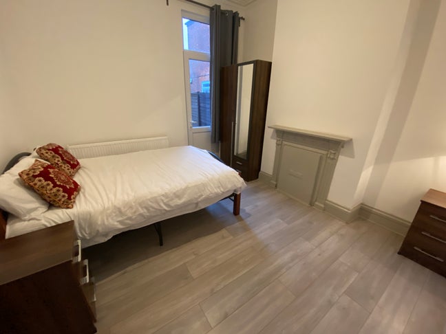 Double Room Quiet House w/Garden Close Amenities Main Photo