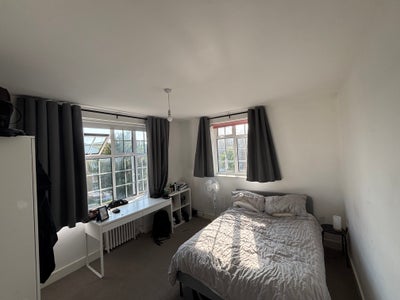 Double Room | 5 Mins to Streatham Hill Station Main Photo