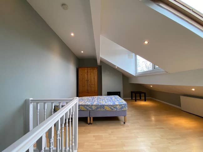 Affordable Spacious Room Avail Now in Burley LS4!! Main Photo