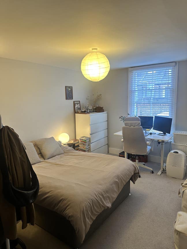 Spacious Double Room by Abbeville Village  Main Photo