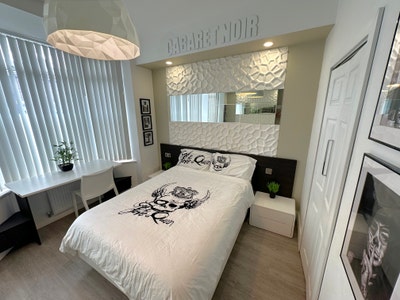 5-Star Designer En-Suite 5Mins to Town Center Main Photo