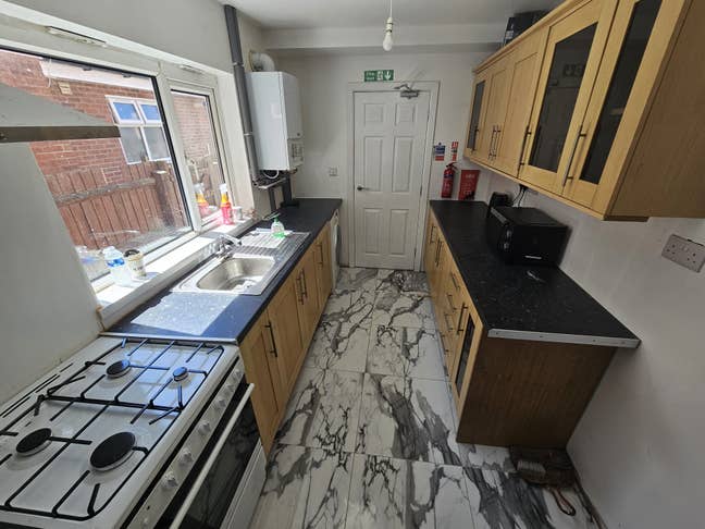 Uc/Dss/Esa/Jsa/Pip Brand New Rooms Now Available  Main Photo