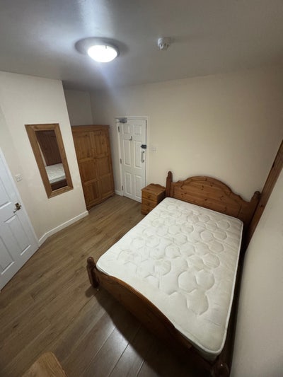 Double En-Suite Room Main Photo