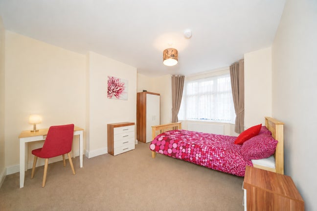 Amazing Double Bedroom Main Photo