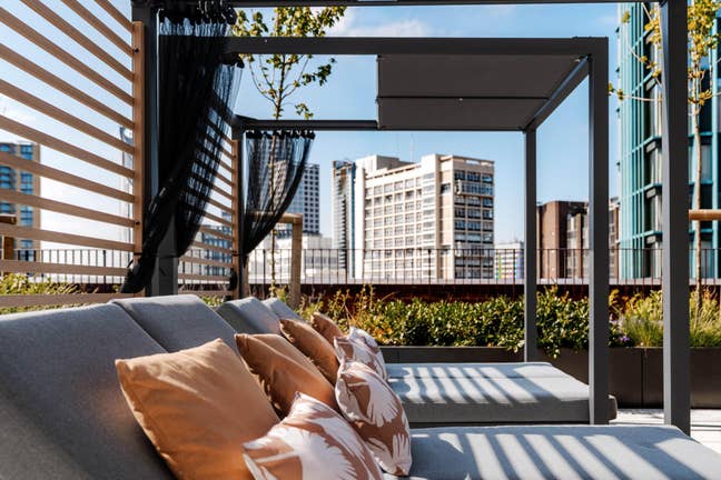 Summer Stays - Central London - &pound;47/night Main Photo