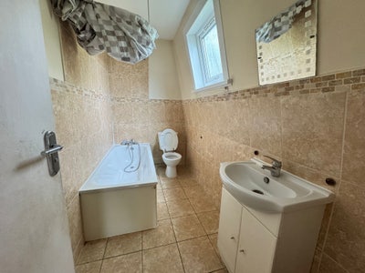 2 bed flat available TO LET - Leytonstone Main Photo