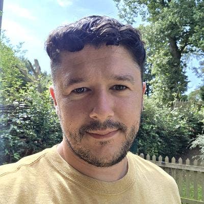I am a professional male aged 33. I am lookin... Main Photo