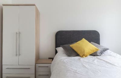 *Bills Included Flatshare Main Photo