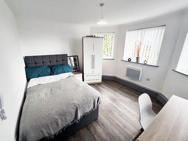 *1-Bed Flatshare near Pyramids Shopping Centre* Main Photo