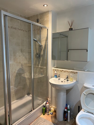 2 double bedroom bills included  Main Photo