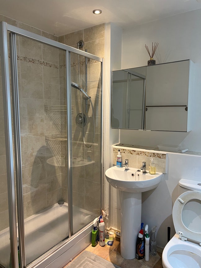 2 double bedroom bills included  Main Photo