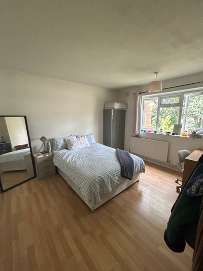 Big double room in girls flat, Stockwell Main Photo