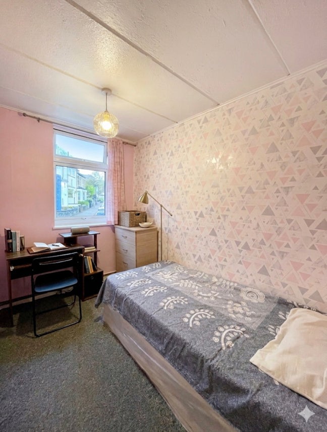Cheap Single Room Ready To Move In  Main Photo