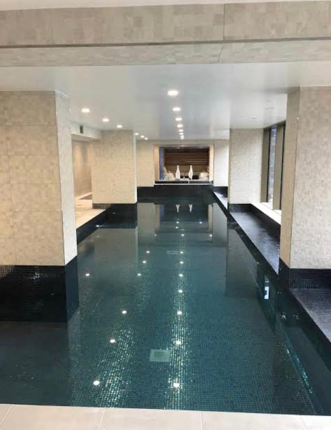  ✨   Spacious Double Room in Luxury Building Main Photo