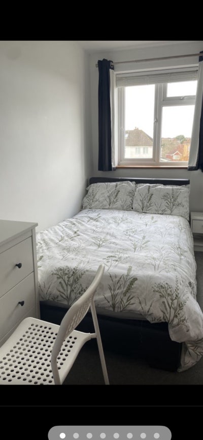 Room 2  to let from 20/7/26 Room 1 from 1/9/26 Main Photo