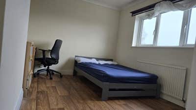 Spacious double room and single room Main Photo
