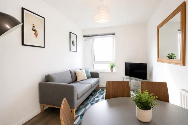 2 Huge Room🌿 nr Canary Wharf + Communal Garden✨ Main Photo