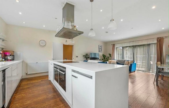 🏡 Room Sublet Available | 10 July – 5 September 🏡 Main Photo