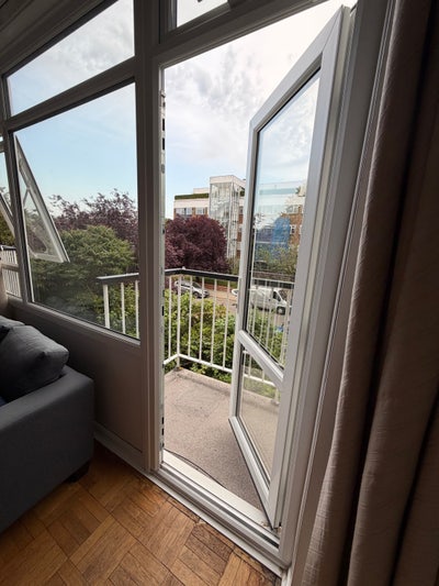  Double Room in East Putney with large storage  Main Photo