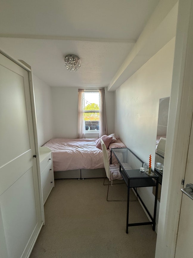 *Looking for female flatmate* Westbourne Grove  Main Photo