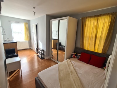 Amazing en-suite room in Zone 2 Main Photo
