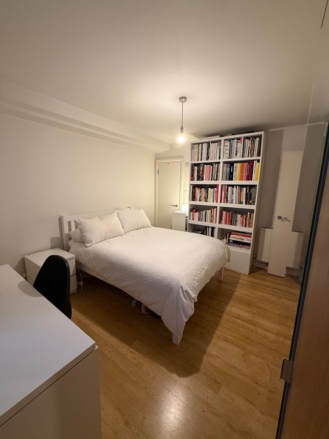 Double bed en-suite in Dalston Main Photo