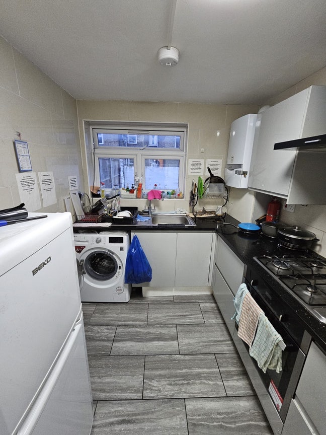Box room in upton park  Main Photo