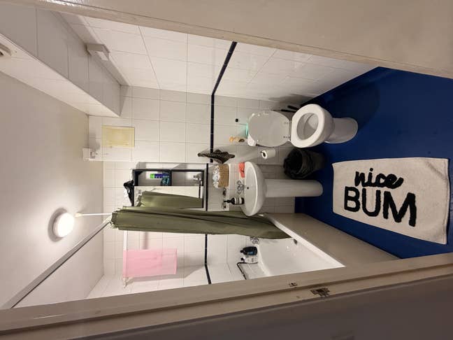 Larrge  Room  Main Photo