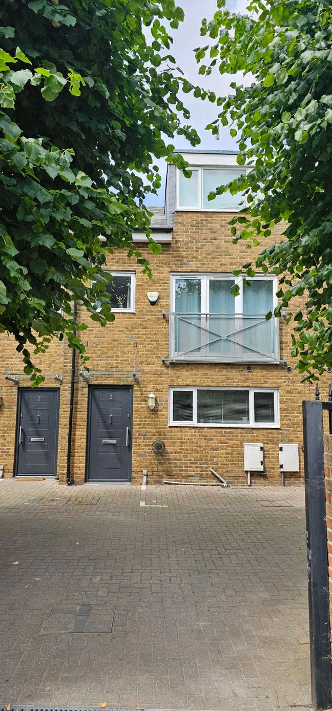 Large Double Room South Tottenham Main Photo
