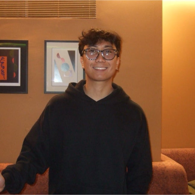 Tech Professional looking for a room share Main Photo