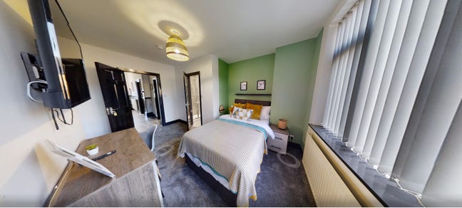 Spacious Double available close to City Main Photo