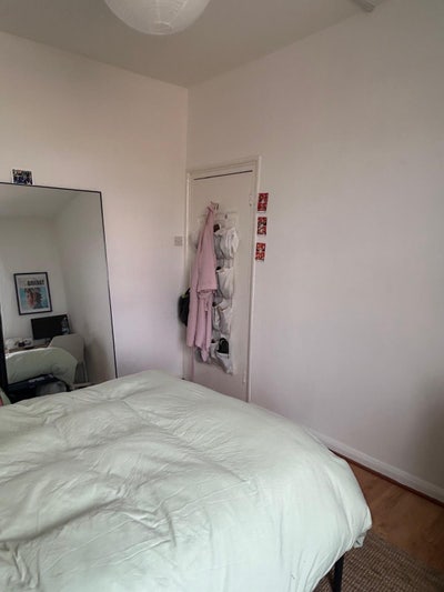 Bright double room in Homerton  Main Photo