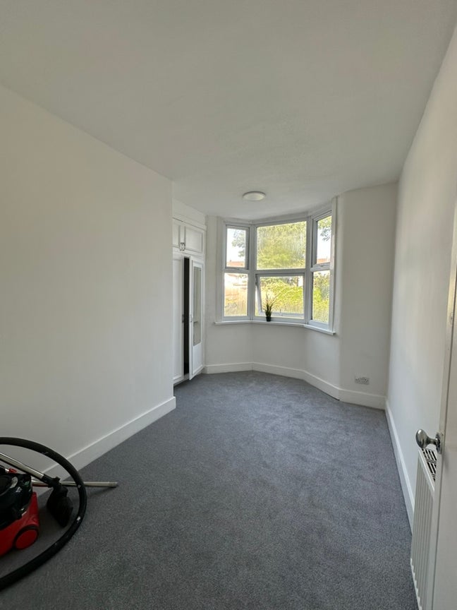 Beautiful Newly 2-3 -Bedroom Ground Floor Main Photo
