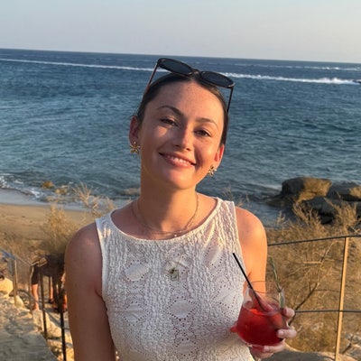 Hi, i’m Casey! I recently moved to London a... Main Photo