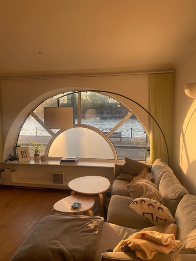Double Room with Balcony in House Share Main Photo