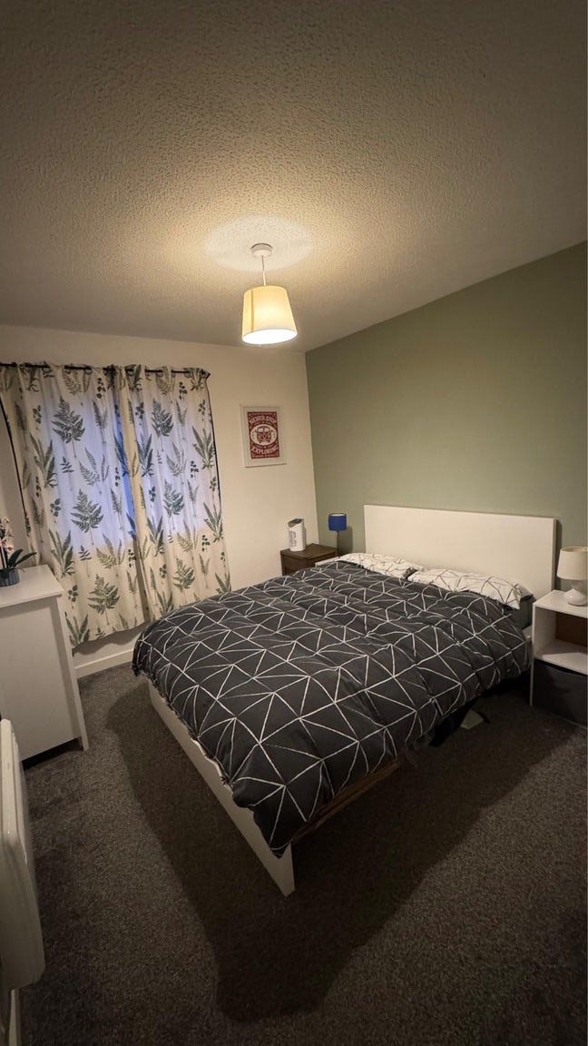 Double room in 2-bed flat near Leith Walk Main Photo