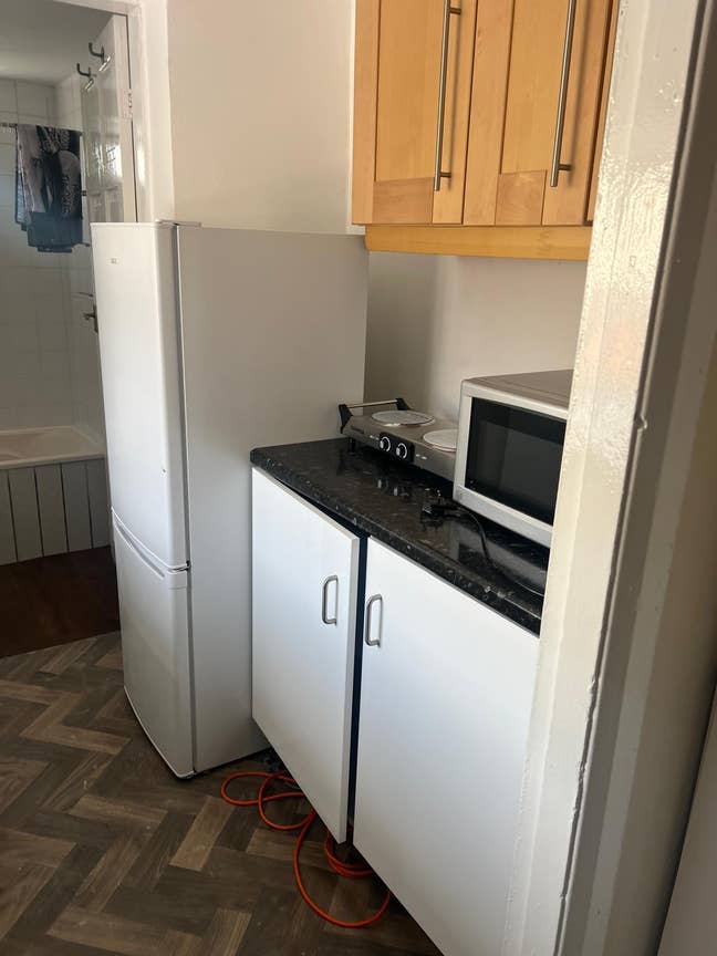 Freshly Refurbised Ensuite Studio HU3 Plane Street Main Photo