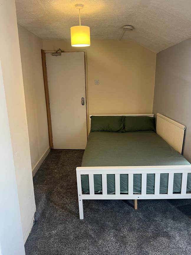 Freshly Refurbised Ensuite Studio HU3 Plane Street Main Photo