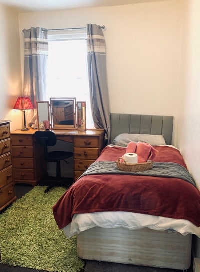 Cosy room in Kilwinning w parking  Main Photo