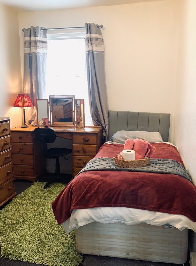 Cosy room in Kilwinning w parking  Main Photo