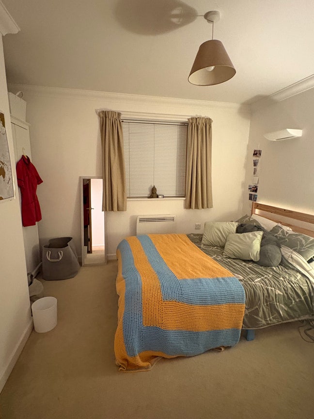 Room available in a 2 bedroom flat ✨💕 Main Photo