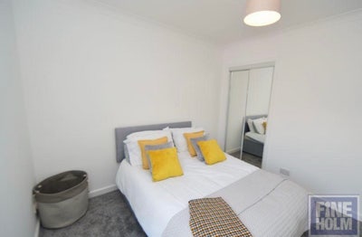 2 double rooms beside St George’s subway station💫 Main Photo