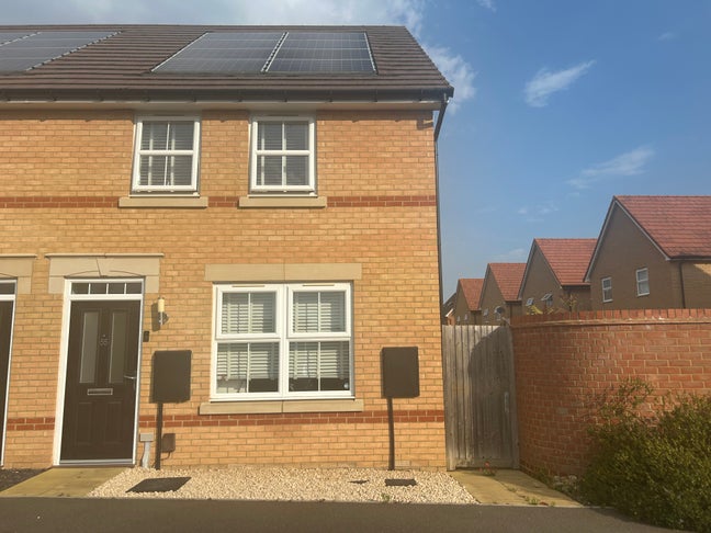 Large Double Room, Peaceful Home, Parking Included Main Photo