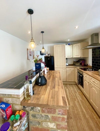 NO FEES, Great location, Spacious House,  Main Photo