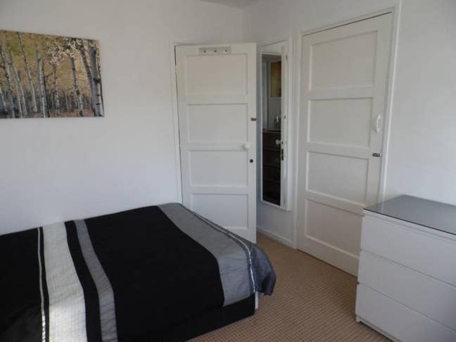 Room in tidy house Main Photo