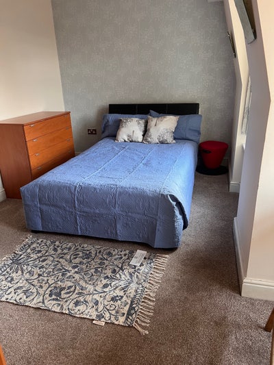 Room available in a nice house in Isleworth  Main Photo