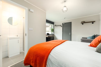 Ensuite Rooms Available 🏡 Arnolds Way Main Photo