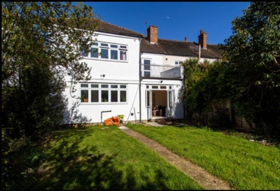 En-suite ground floor room not to be missed Main Photo