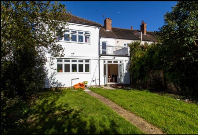 En-suite ground floor room not to be missed Main Photo