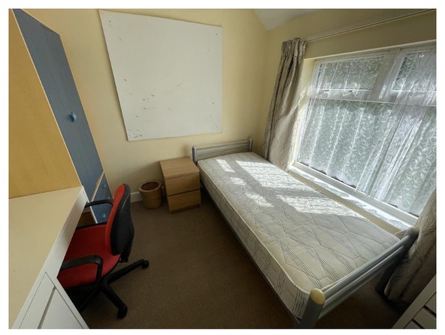 Looking for a uni house? all girls aged 19-22🤍 Main Photo